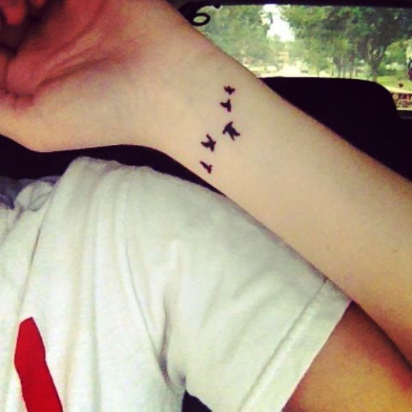 70 Most Selected Birds Tattoos For Wrist - Wrist Tattoo Designs