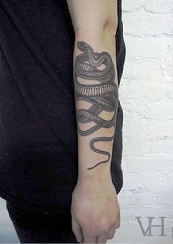 Wonderful Snake Wrist Tattoo Design